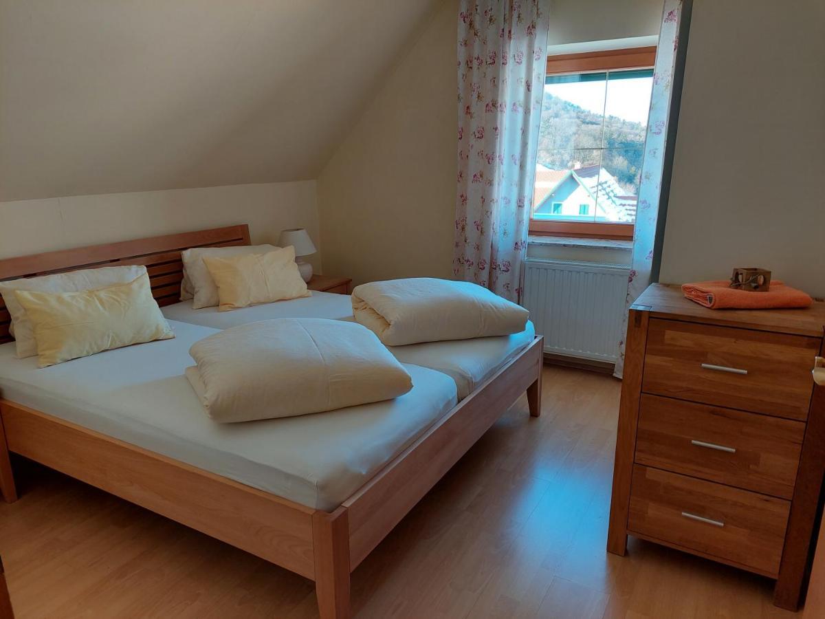 Anna'S Home - Ferienwohnungen Ratsch an der Weinstraße Exteriör bild